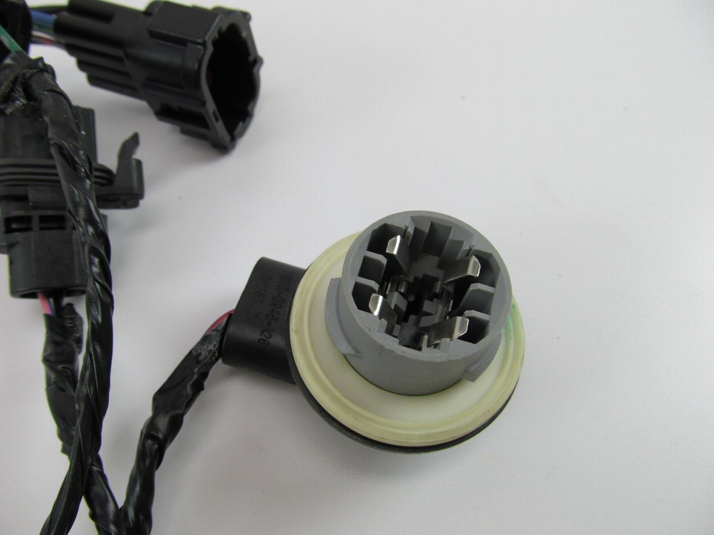 NEW - OEM 26242-7S600 License Plate / Headlamp Harness