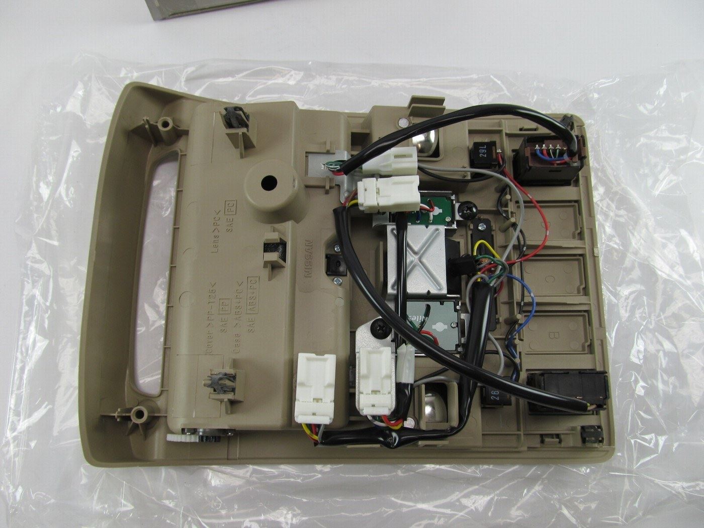 NEW - OEM 26430-AT975 Overhead Map Lamp Dome Lamp For 2004-2005 Infiniti Q45