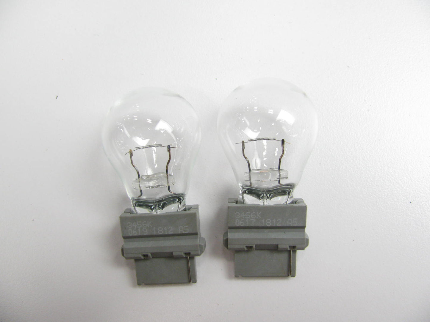 (2) NEW GENUINE Lower Turn Signal Light Bulbs OEM For 01-04 Frontier 267179B908