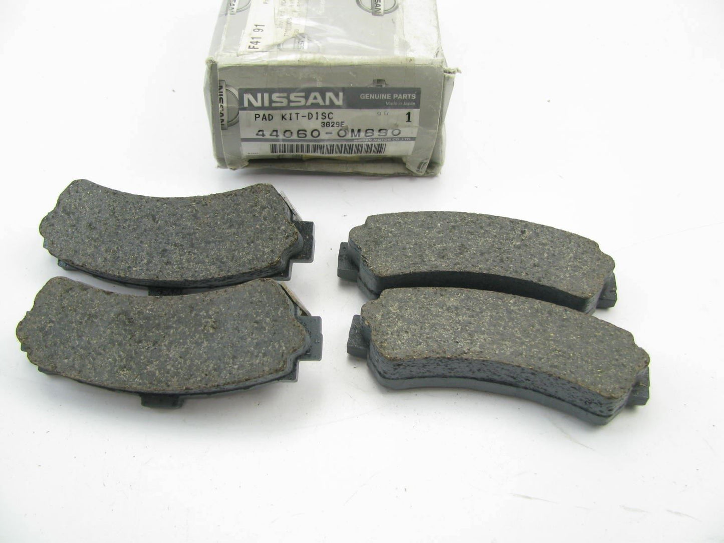 New Genuine REAR Disc Brake Pads OEM For Nissan 44060-0M890