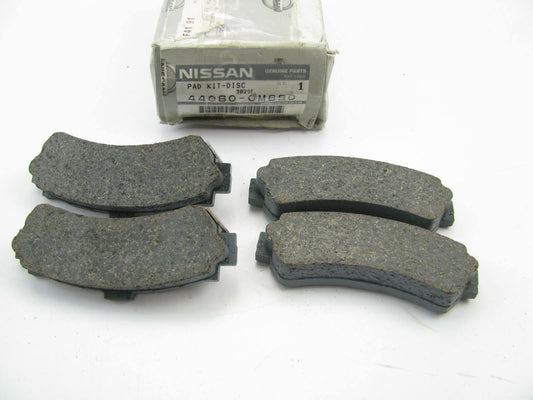 New Genuine REAR Disc Brake Pads OEM For Nissan 44060-0M890