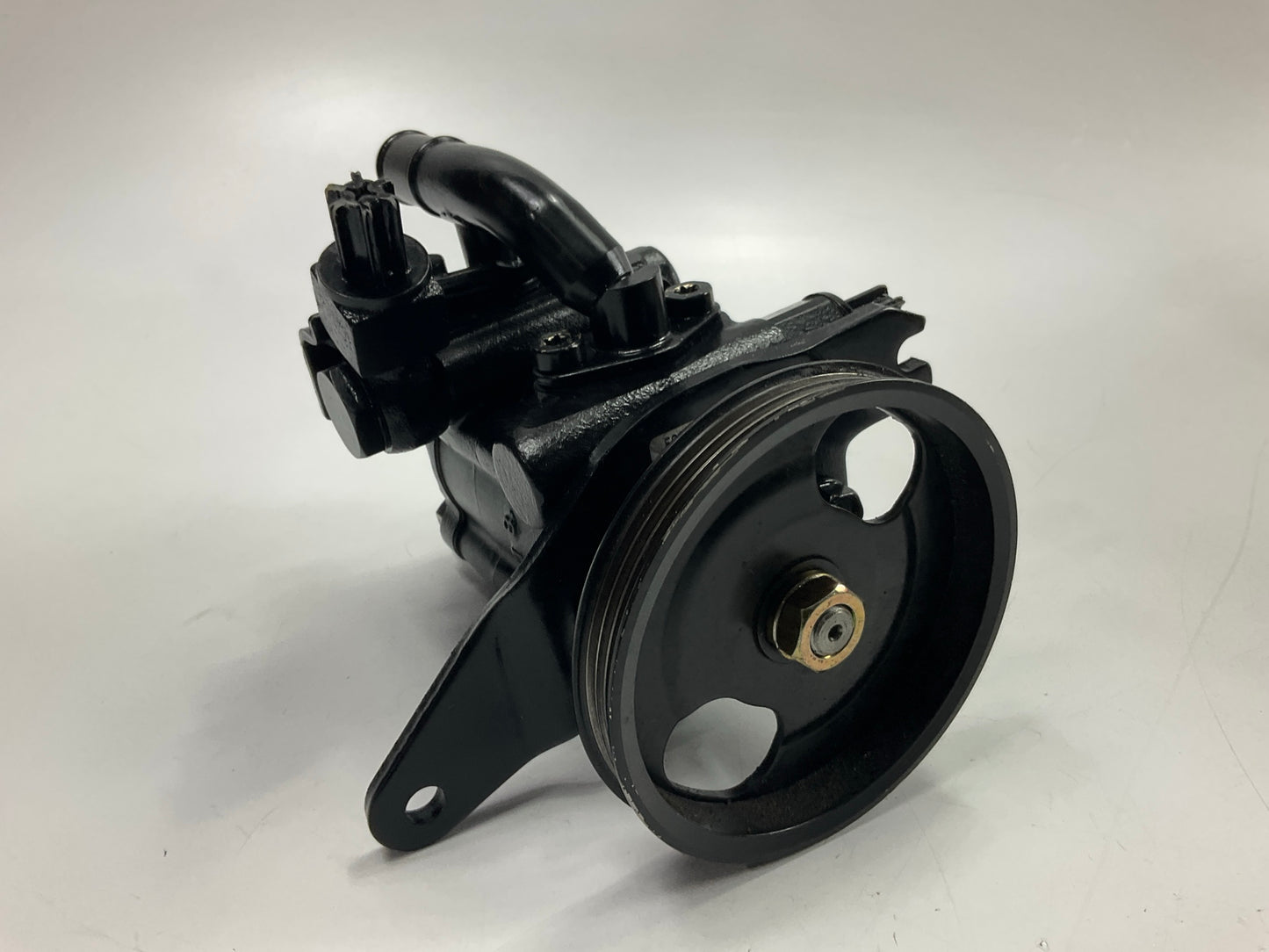 NOS 4911040P00 Power Steering Pump OEM For 1996 Nissan 300zx Z32