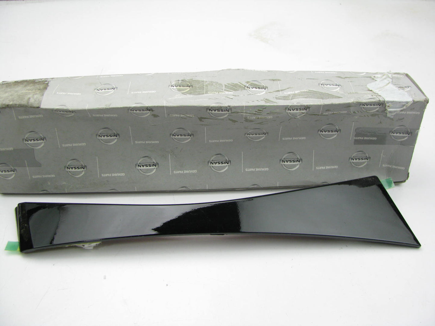 NEW Front Fender Right Passengers Side Moulding Strip OEM For 1998-2001 Frontier