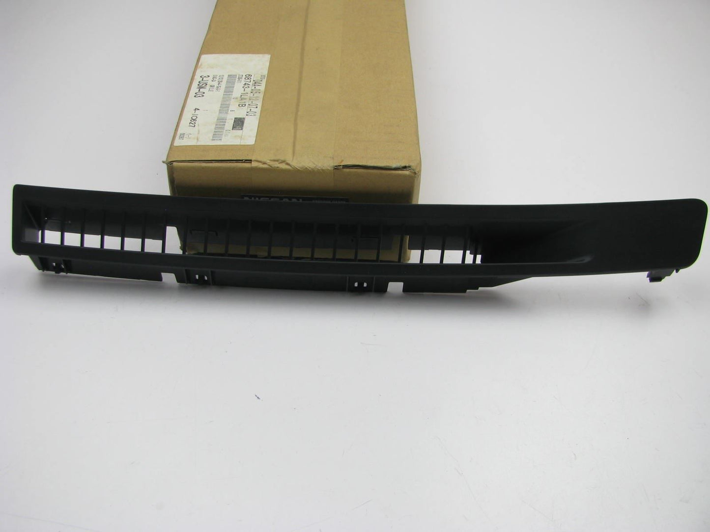 NEW GENUINE LEFT DRIVERS Dashboard Air Vent Trim Bezel OEM For Nissan 687431LA1B