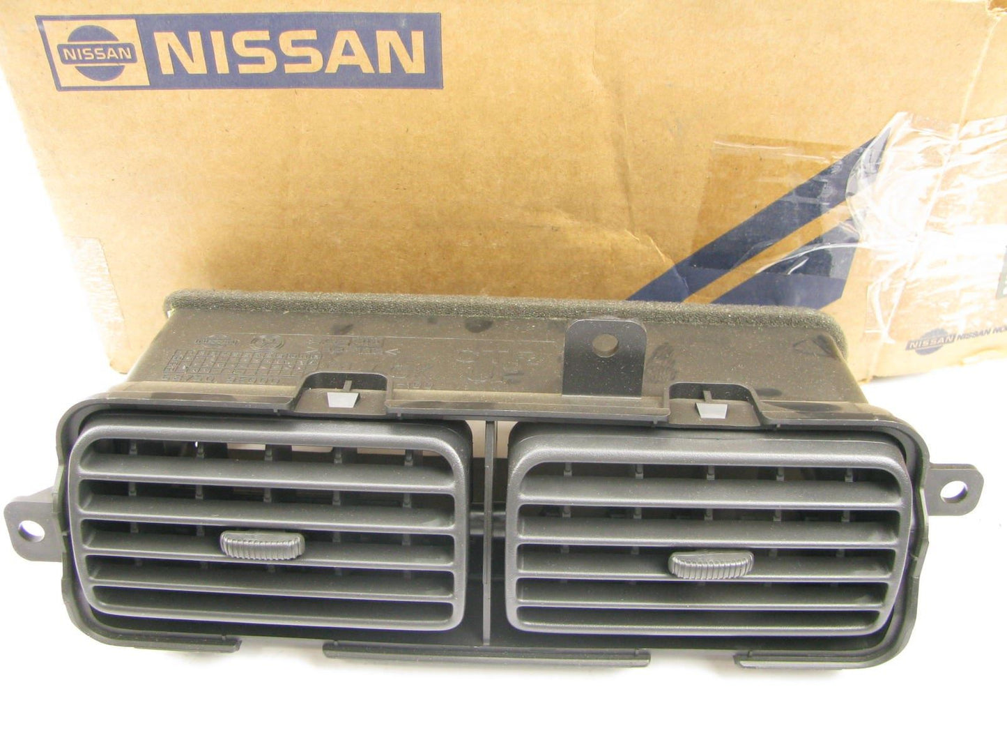 NEW GENUINE Center A/C Air Vent Grille Duct OEM For 98-01 Altima 687509E000