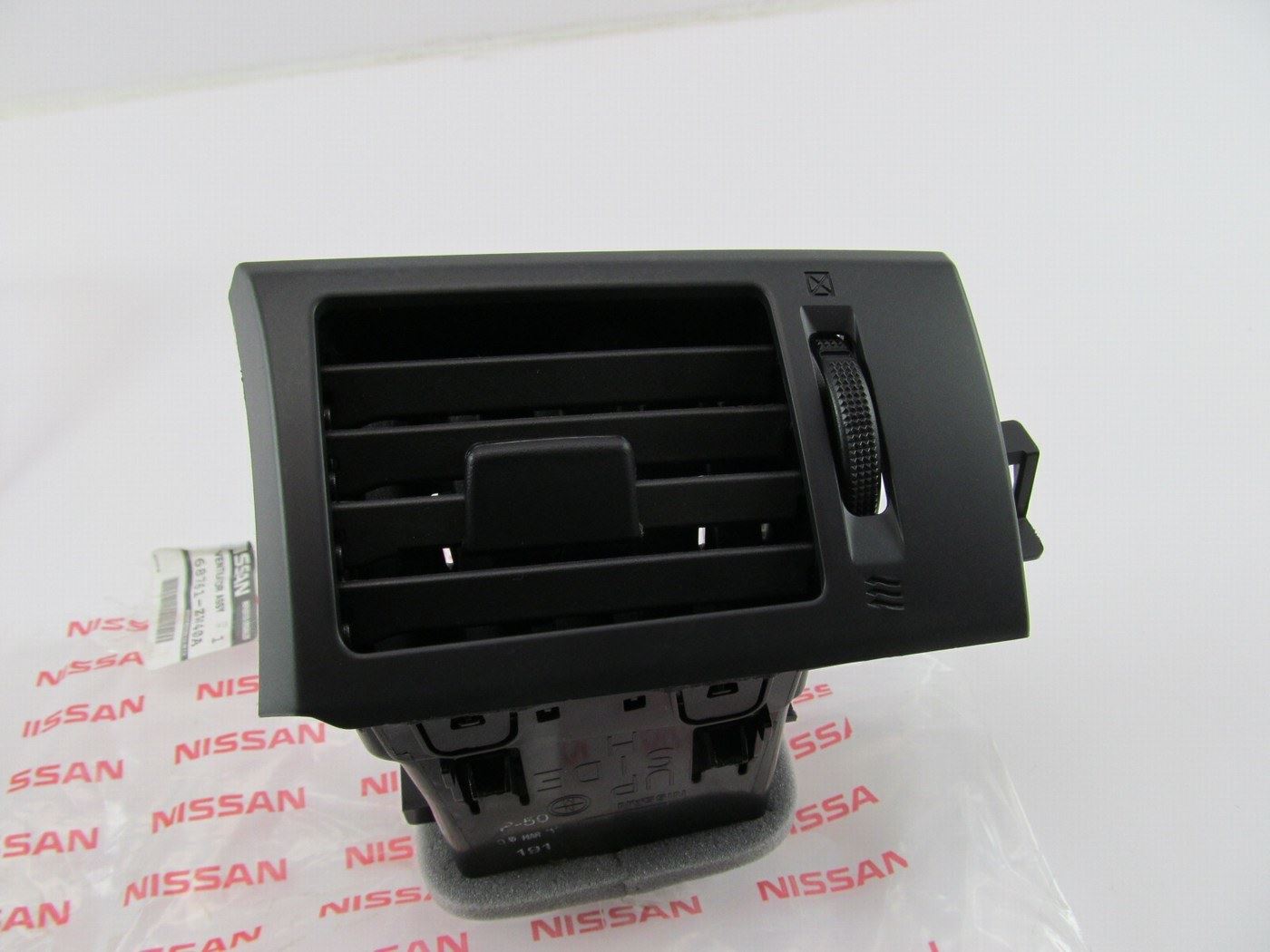 NEW GENUINE Left Drivers Side A/C Air Vent Outlet OEM For 2009-2011 Nissan Versa