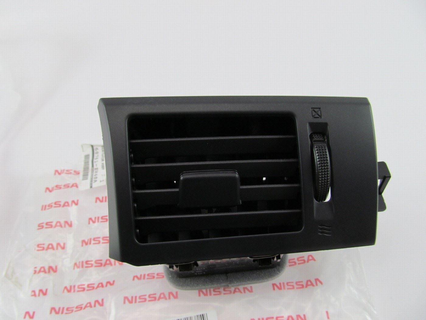 NEW GENUINE Left Drivers Side A/C Air Vent Outlet OEM For 2009-2011 Nissan Versa