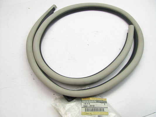 NEW GENUINE FRONT RIGHT Door Body Side Weatherstrip Seal OEM For Nissan
