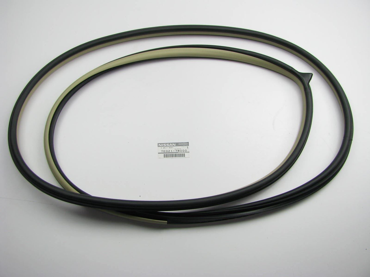 Front Right Side Door Opening BEIGE Weatherstrip Seal For 2005-2006 G35 SEDAN