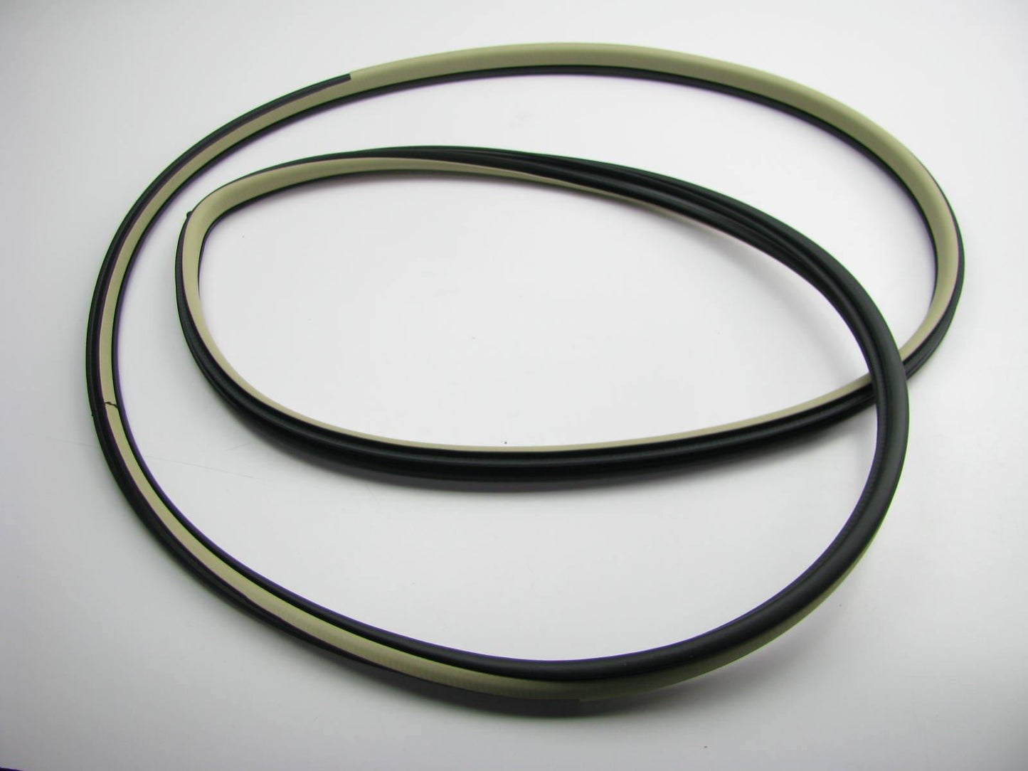 Front Right Side Door Opening BEIGE Weatherstrip Seal For 2005-2006 G35 SEDAN