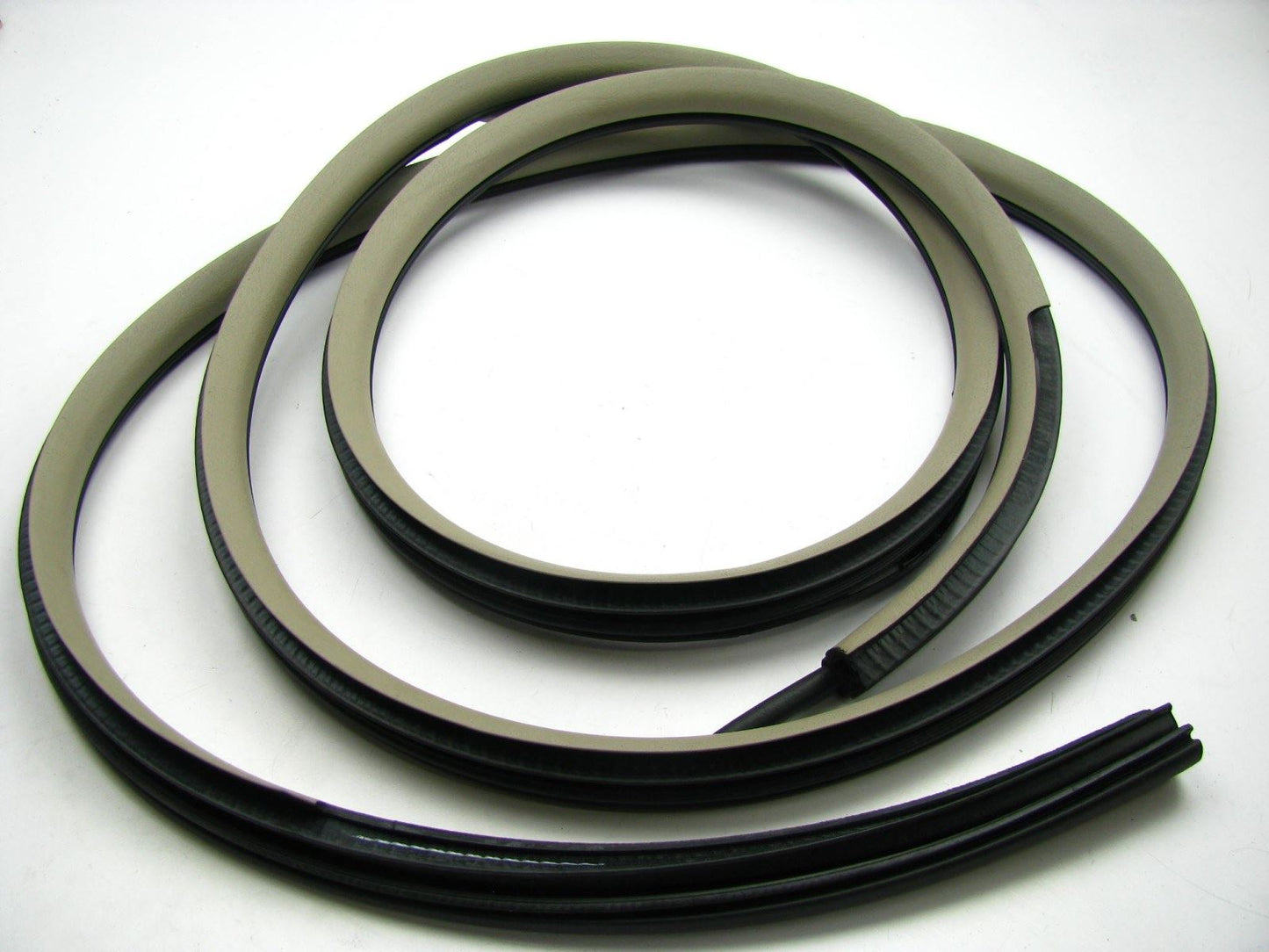 New FRONT RIGHT Door Weatherstrip Seal Tan BODY SIDE For 05-07 Nissan Quest