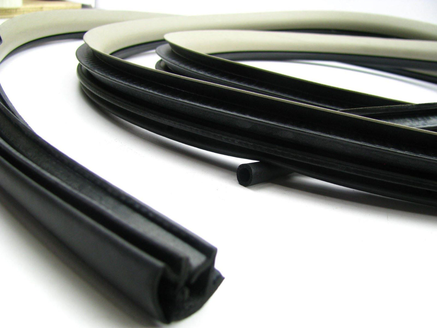 New FRONT RIGHT Door Weatherstrip Seal Tan BODY SIDE For 05-07 Nissan Quest