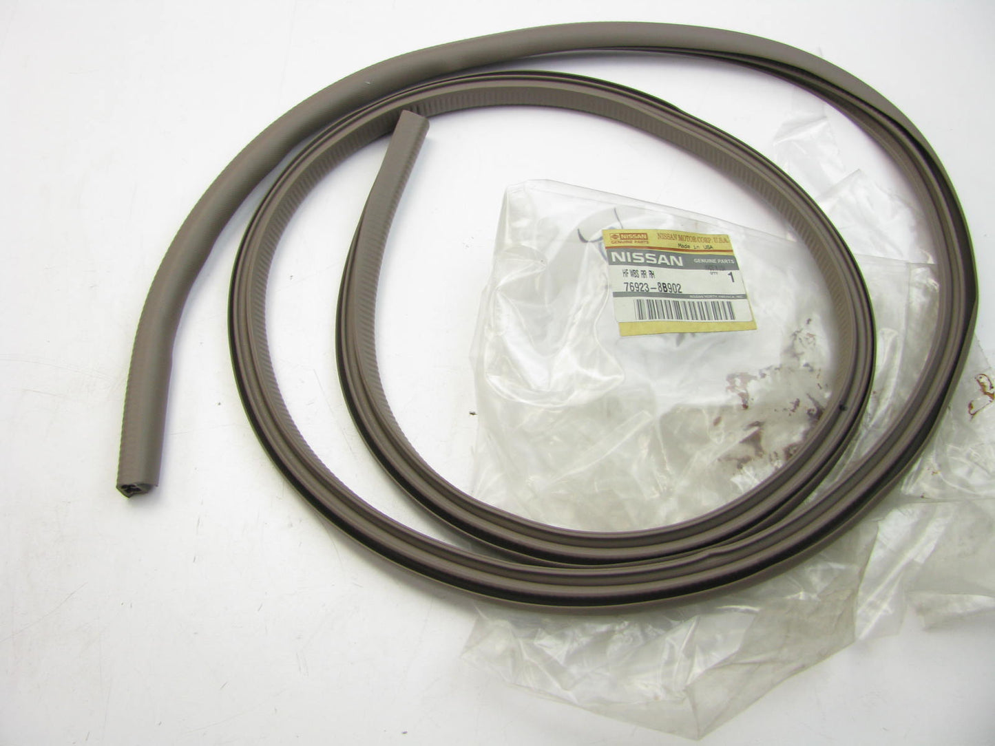 NEW - OEM Genuine Rear Right Weather Strip Seal For Nissan 97-99 Sentra 200SX