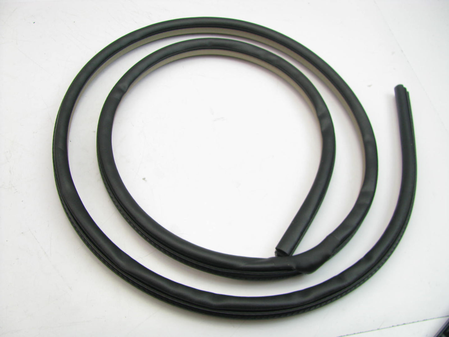NEW REAR RIGHT Door Body Side Weatherstrip Seal OEM For 03-04 Nissan Altima