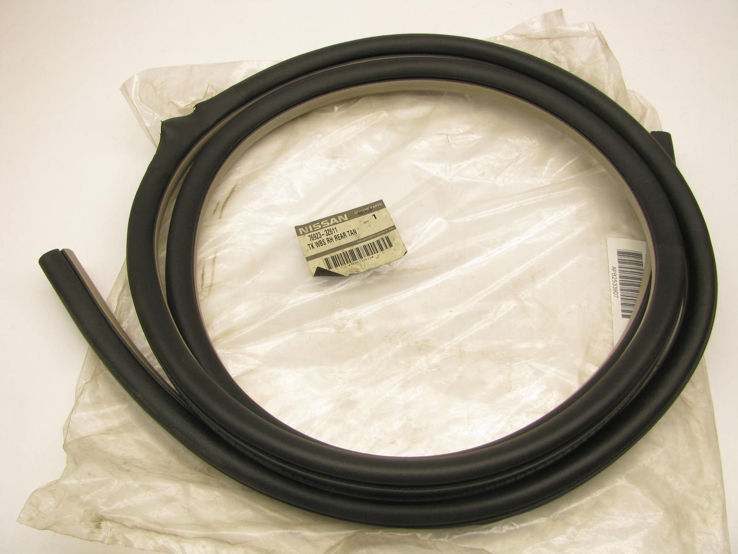 NEW REAR RIGHT Door Body Side Weatherstrip Seal OEM For 03-05 Nissan Altima