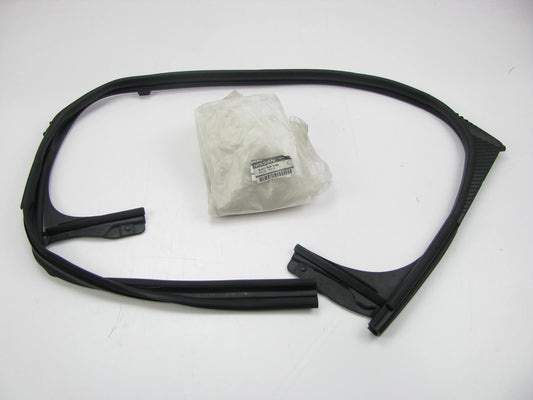 New OEM Front Right Window Glass Run Down Channel Weatherstrip Seal 2009-10 Cube