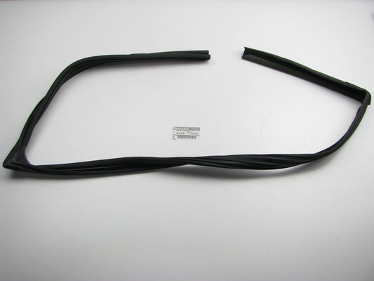New Genuine FRONT LEFT Door Window Run Weatherstrip Seal OEM For 2011-2012 Quest