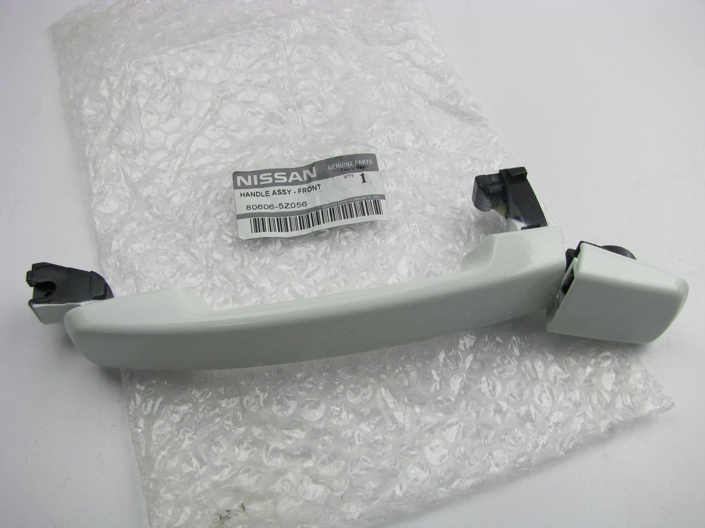 New OEM Rear Right Outside Sliding Door Handle WHITE For 04-07 Quest 806065Z056