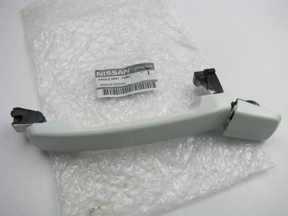 New OEM Rear Right Outside Sliding Door Handle WHITE For 04-07 Quest 806065Z056