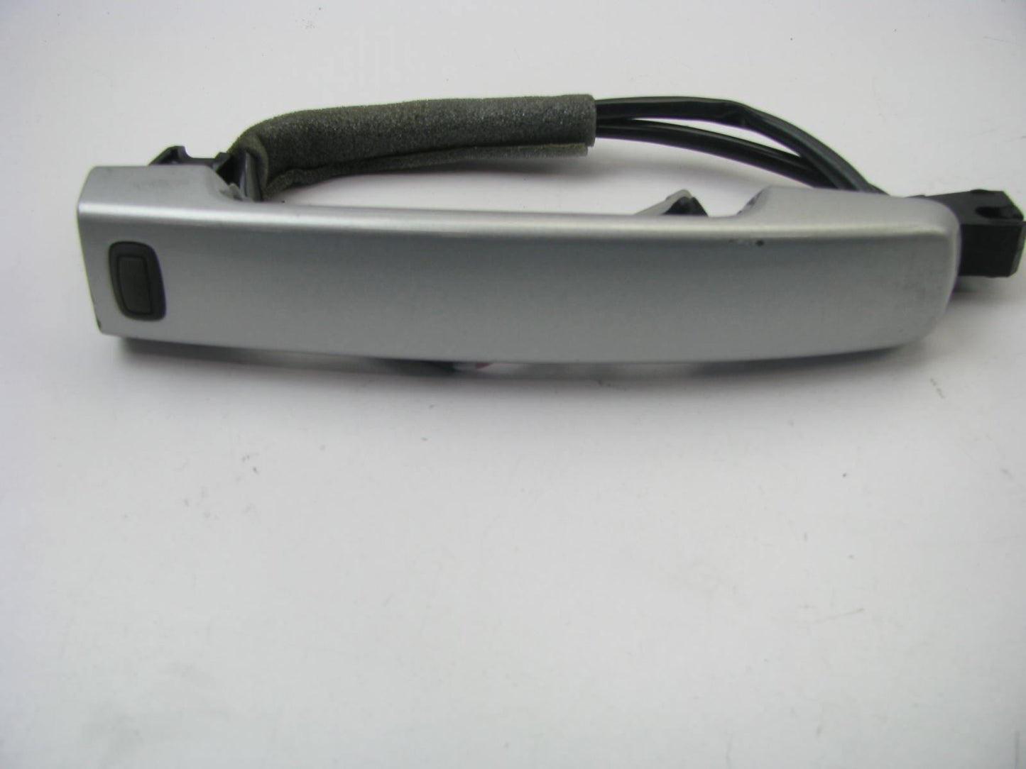 NEW GENUINE  FRONT RIGHT Exterior Door Handle OEM For 11-12 Pathfinder SILVER