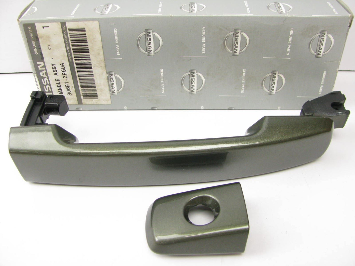 NEW GENUINE FRONT LEFT Exterior Door Handle OEM For Nissan CANTEEN 806B1ZP60A