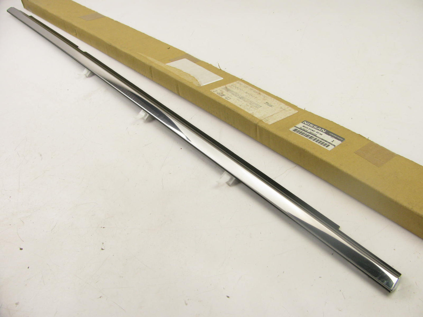 OEM Right Rear Door Glass Belt Weather Strip 82820-AR000 For 02-06 Infiniti Q45