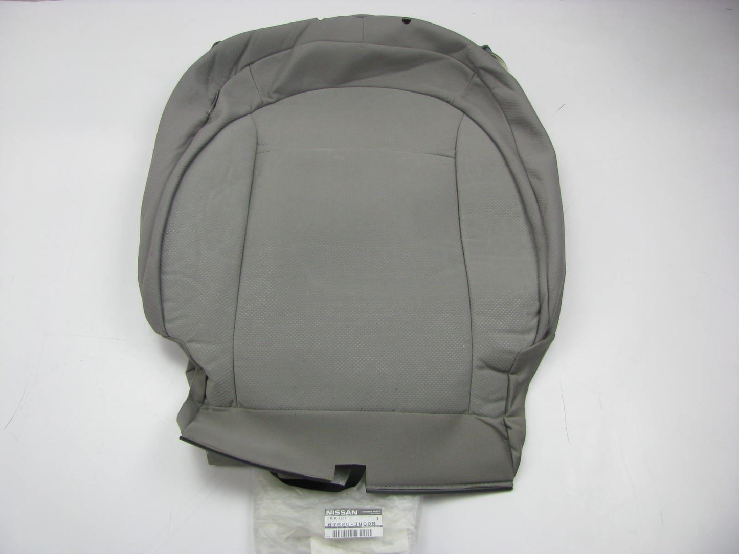 NEW - OEM Front Right Seat Back Cover GRAY For 08-10 Nissan Rogue 87620JM00B