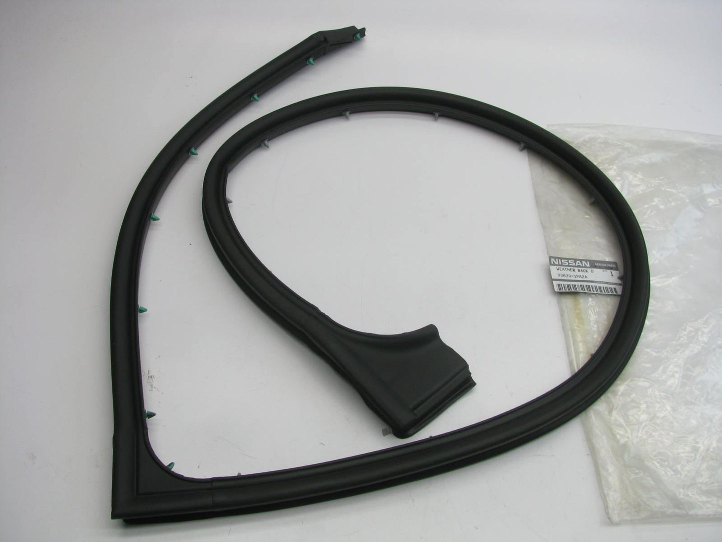 NEW Rear Back Door Weatherstrip Seal For 2012 Nissan NV1500 NV2500 STANDARD ROOF