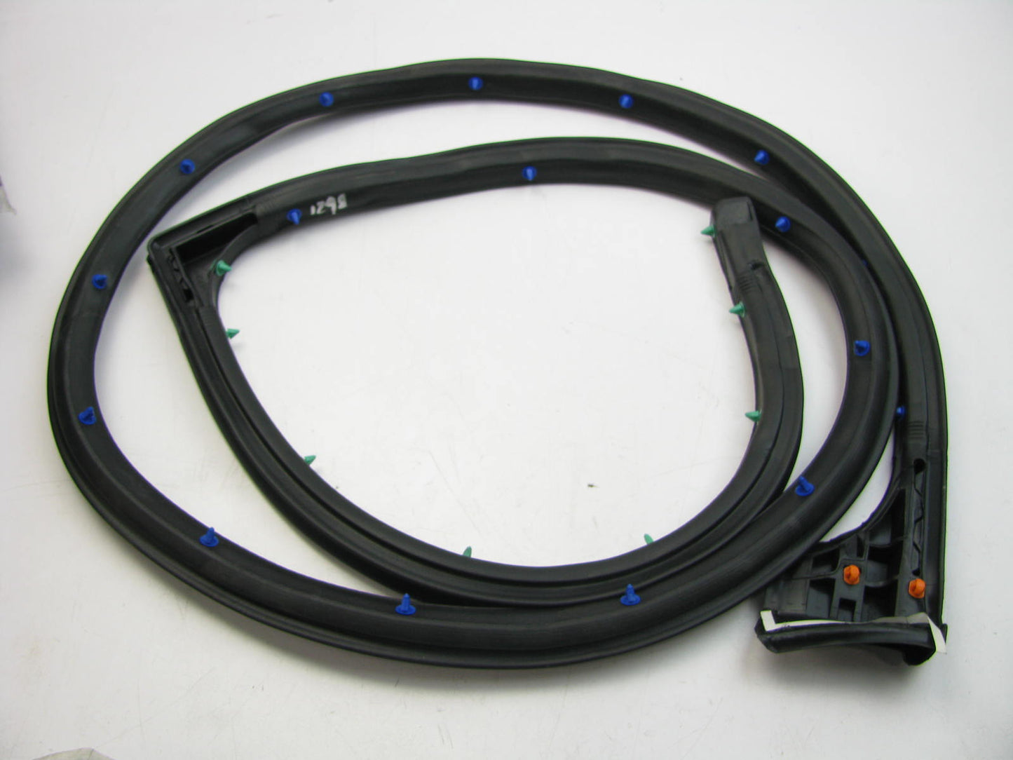 NEW REAR Back Door RIGHT Weatherstip Seal OEM For 2012 NV1500 NV2500 NV3500