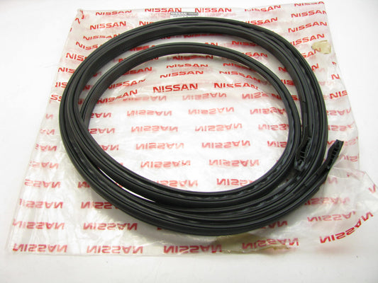 NEW GENUINE REAR Back Door Weatherstrip Seal OEM For 12-18 Nissan NV 908321PF1A