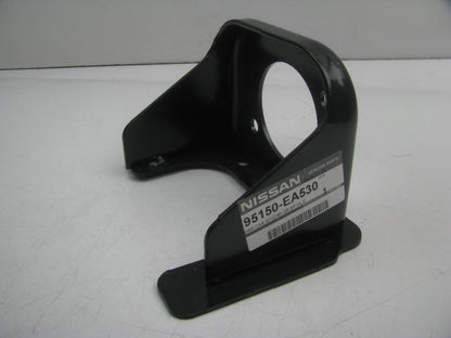 NEW GENUINE Right Cab Mounting Bracket OEM For 2005-12 Pathfinder 2005-15 Xterra