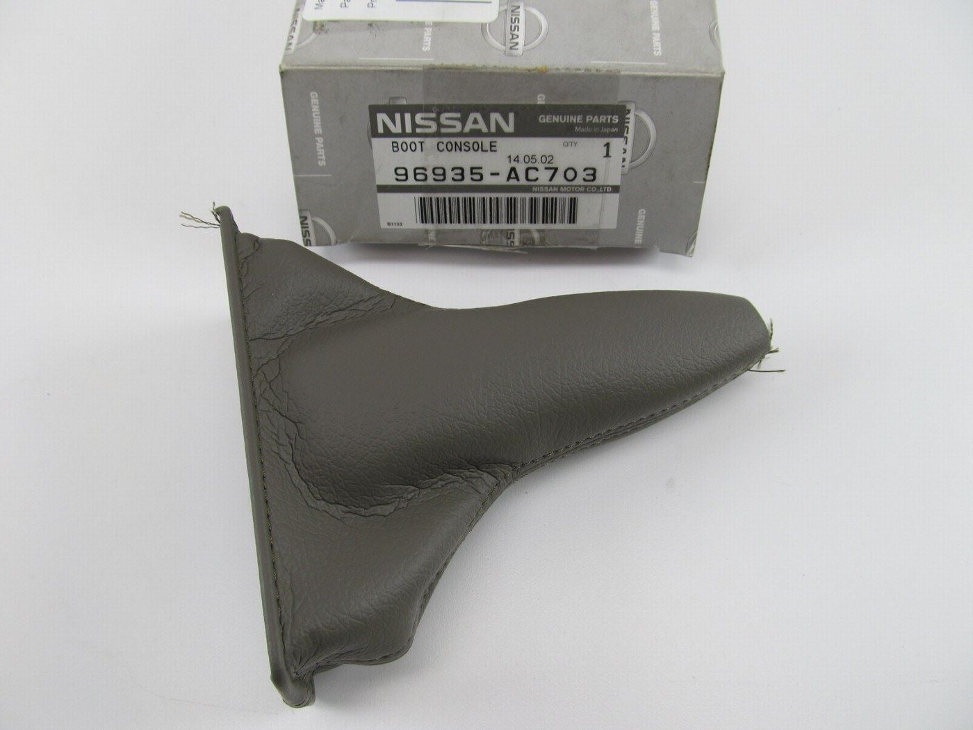 NEW OEM 96935-AC703 Auto Transmission Center Console Shifter Boot For 04-07 G35
