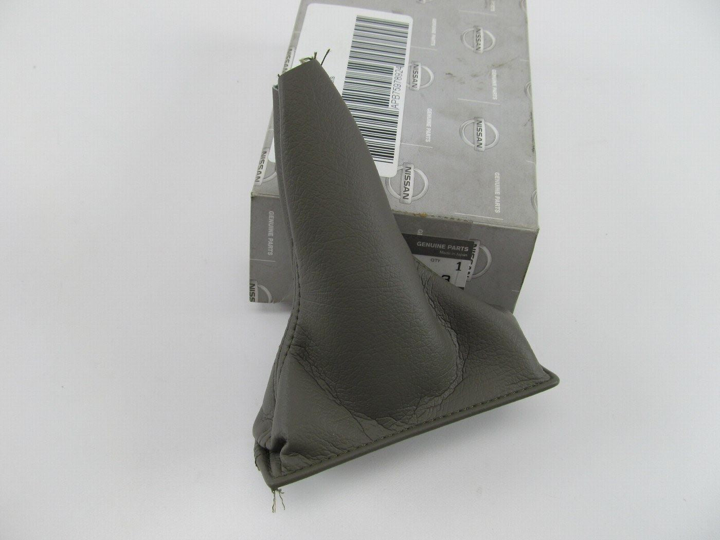 NEW OEM 96935-AC703 Auto Transmission Center Console Shifter Boot For 04-07 G35