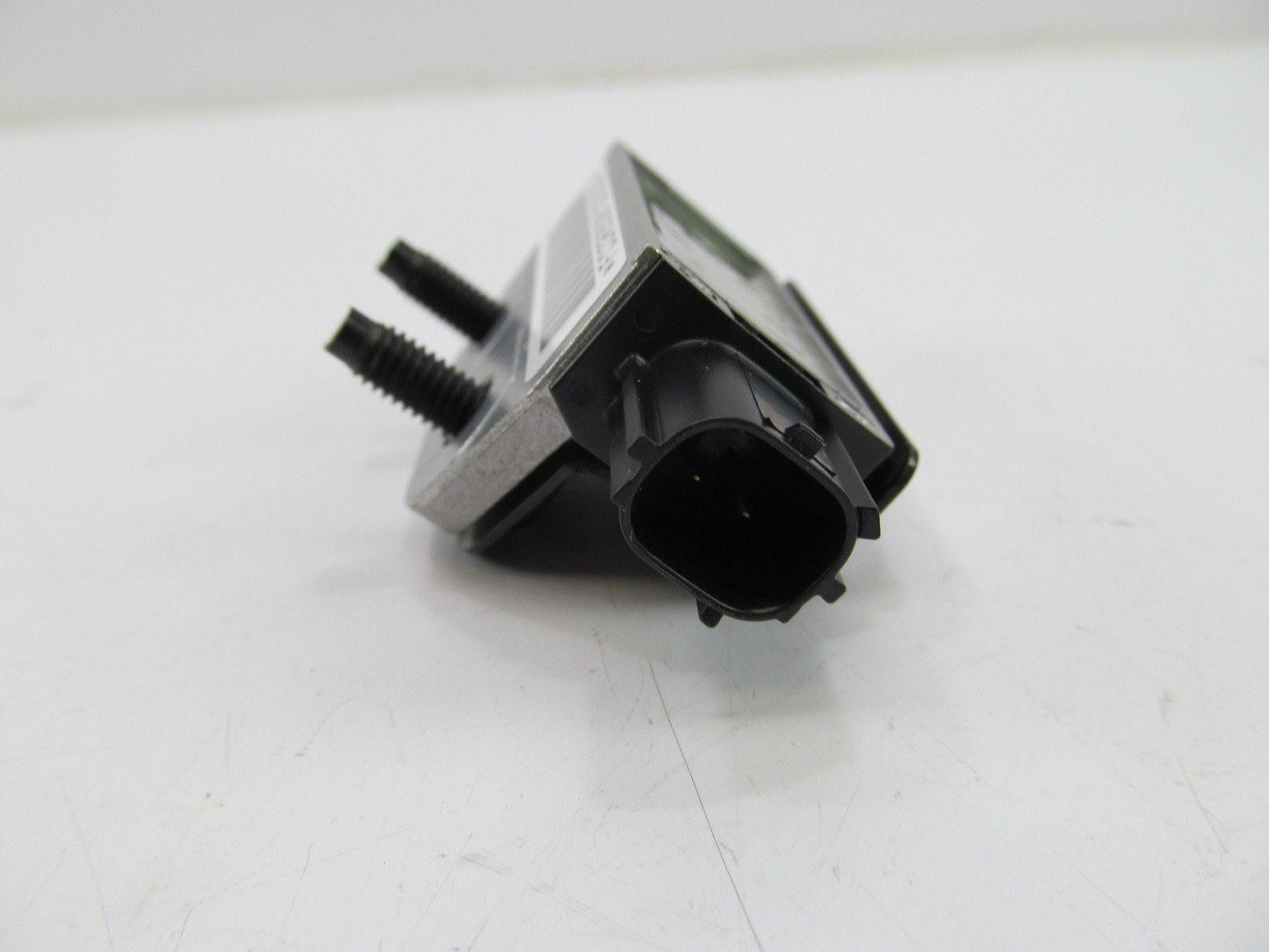 NEW - OEM Genuine Front Crash Impact Sensor For 2003-04 Infiniti M45 98581CR900