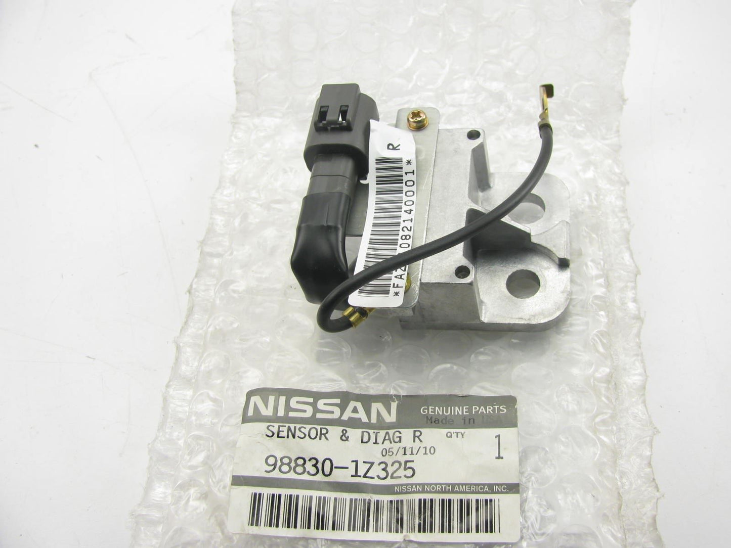 New Genuine RIGHT Side SRS Impact Crash Sensor OEM For 99-01 Altima
