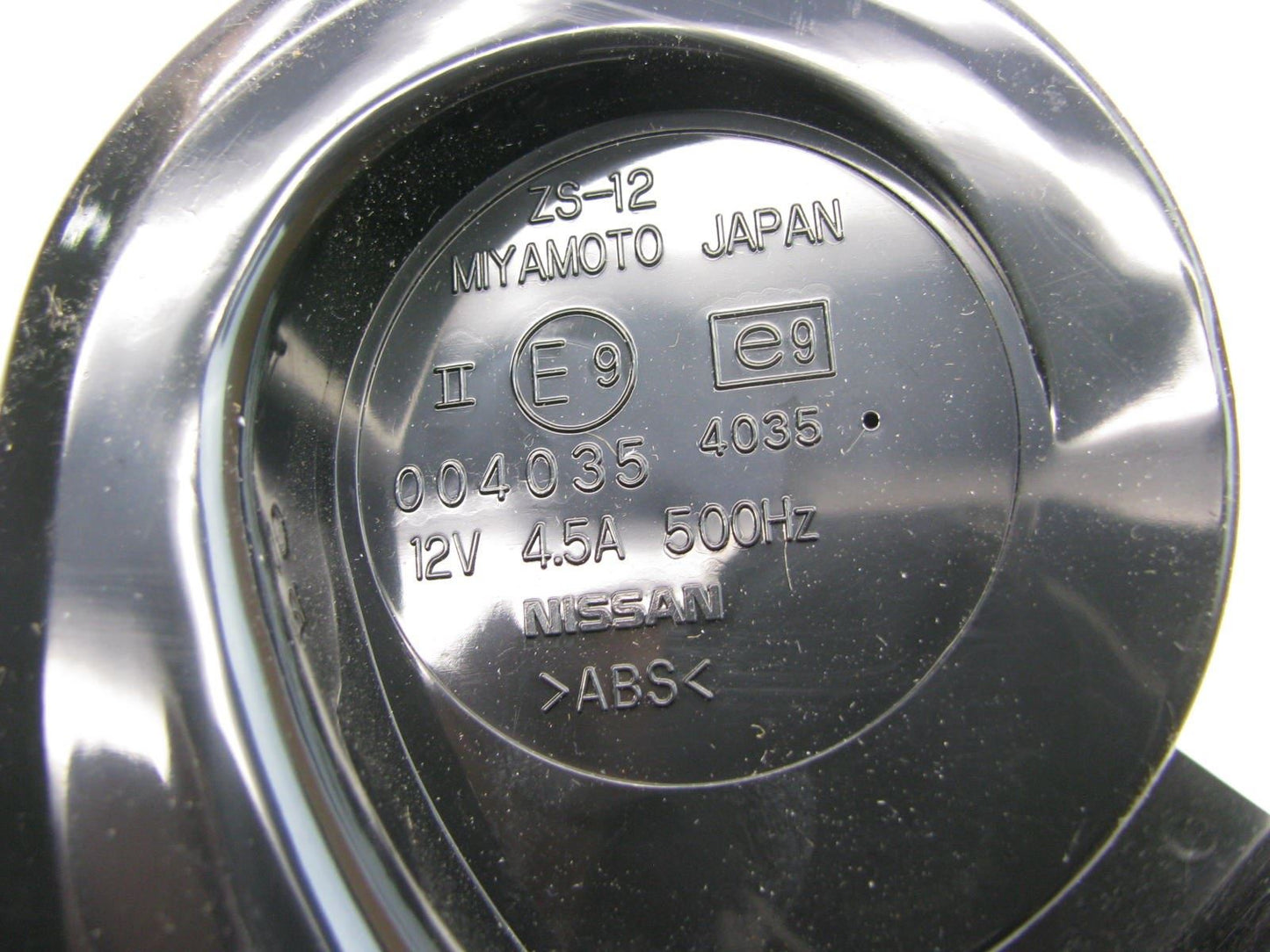 NEW GENUINE Anti-Theft Alarm Horn OEM For Nissan B5605-5W600