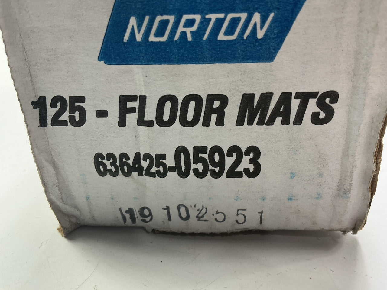 (2) Packs Of 125 Each - Norton 05923 Blue Wrap 16-1/2''x21'' Protective Floor Mats