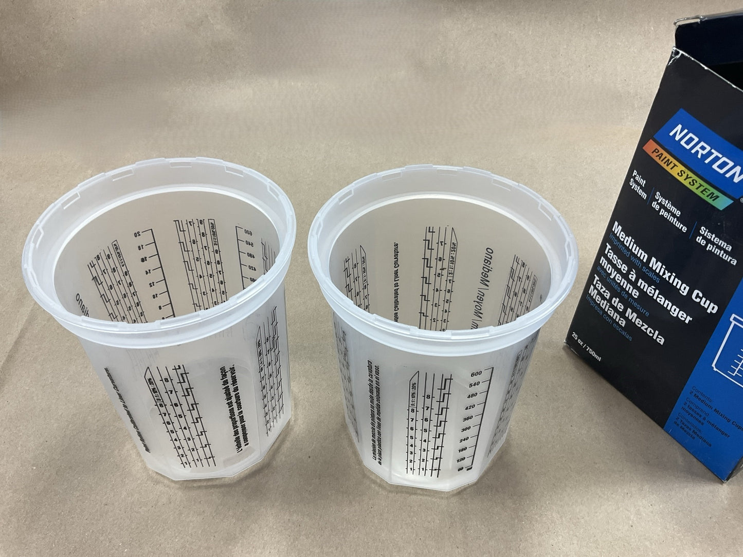 Norton 21651 - 2 Medium Mixing Cups 25 Oz. Plastic Mixing Containers