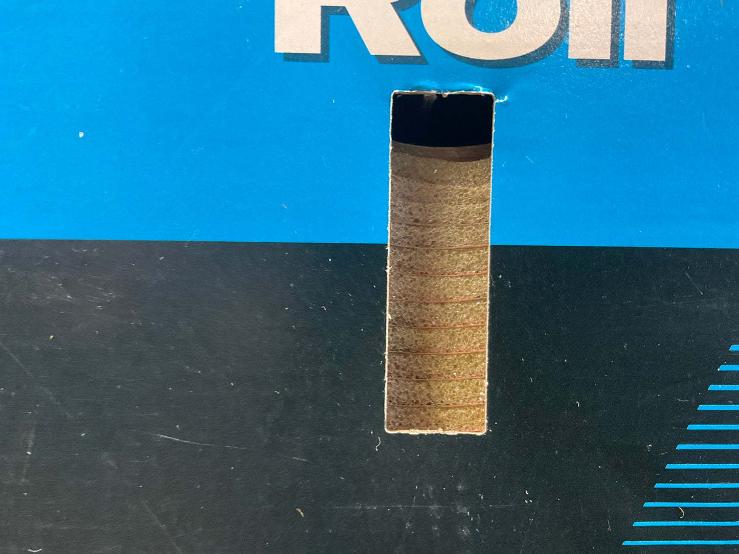 COSMETIC DAMAGE Norton 57612 Rotolo Sanding Foam Pad Roll 4-1/2''x 82' P600 Grit