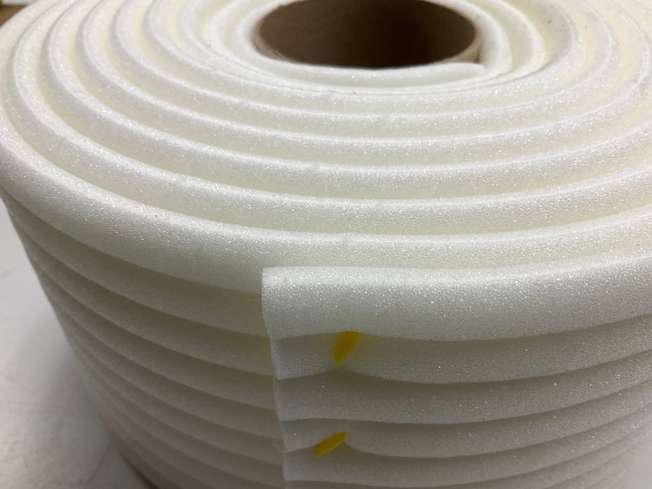 Norton 70735 1/2'' Foam Masking Tape 1/2'' X 54.6 YDS, (13mm X 50m)