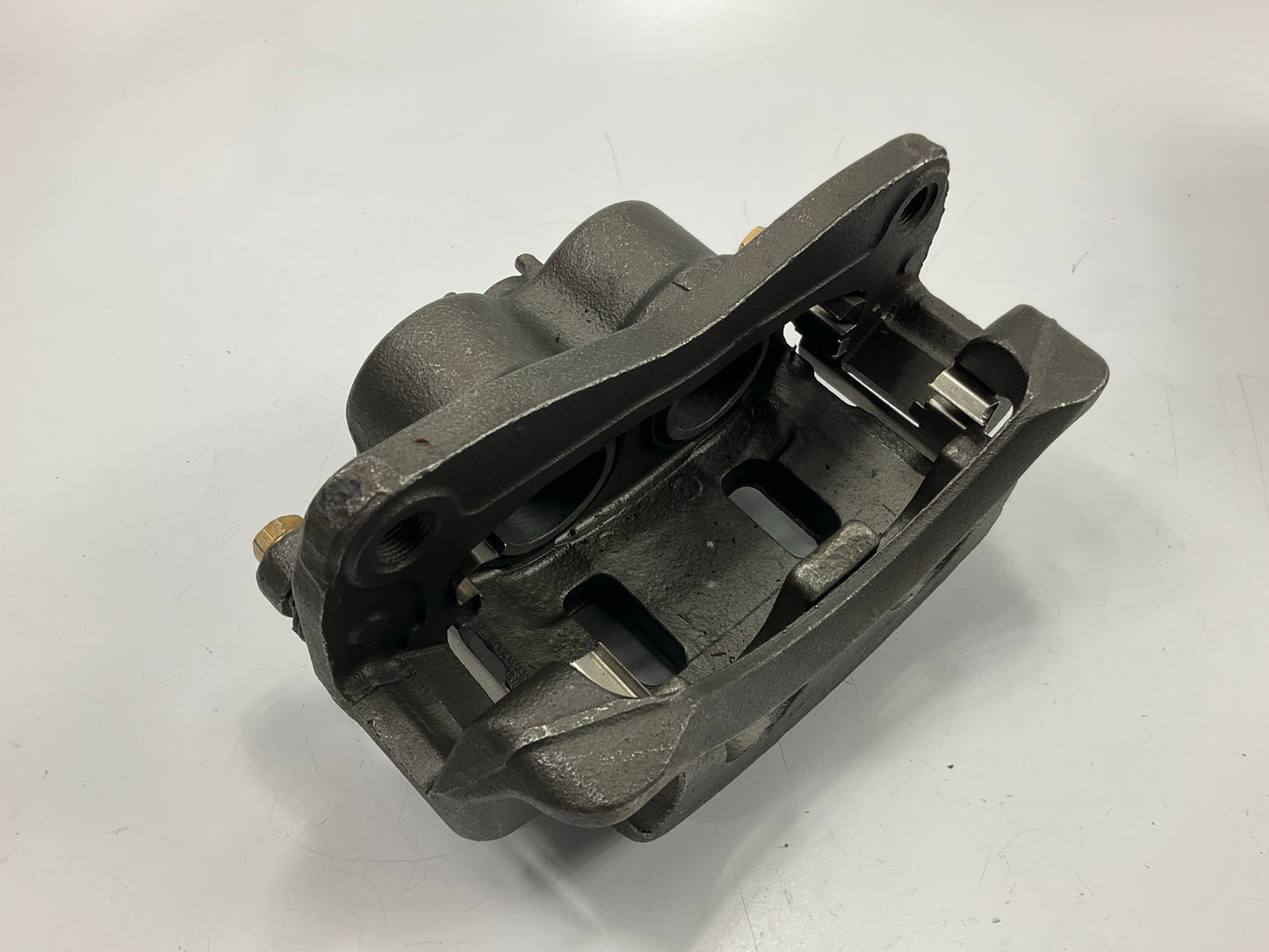 MISSING HARDWARE Nugeon 99-01817B Front Right Brake Caliper For 02-04 Sedona FWD