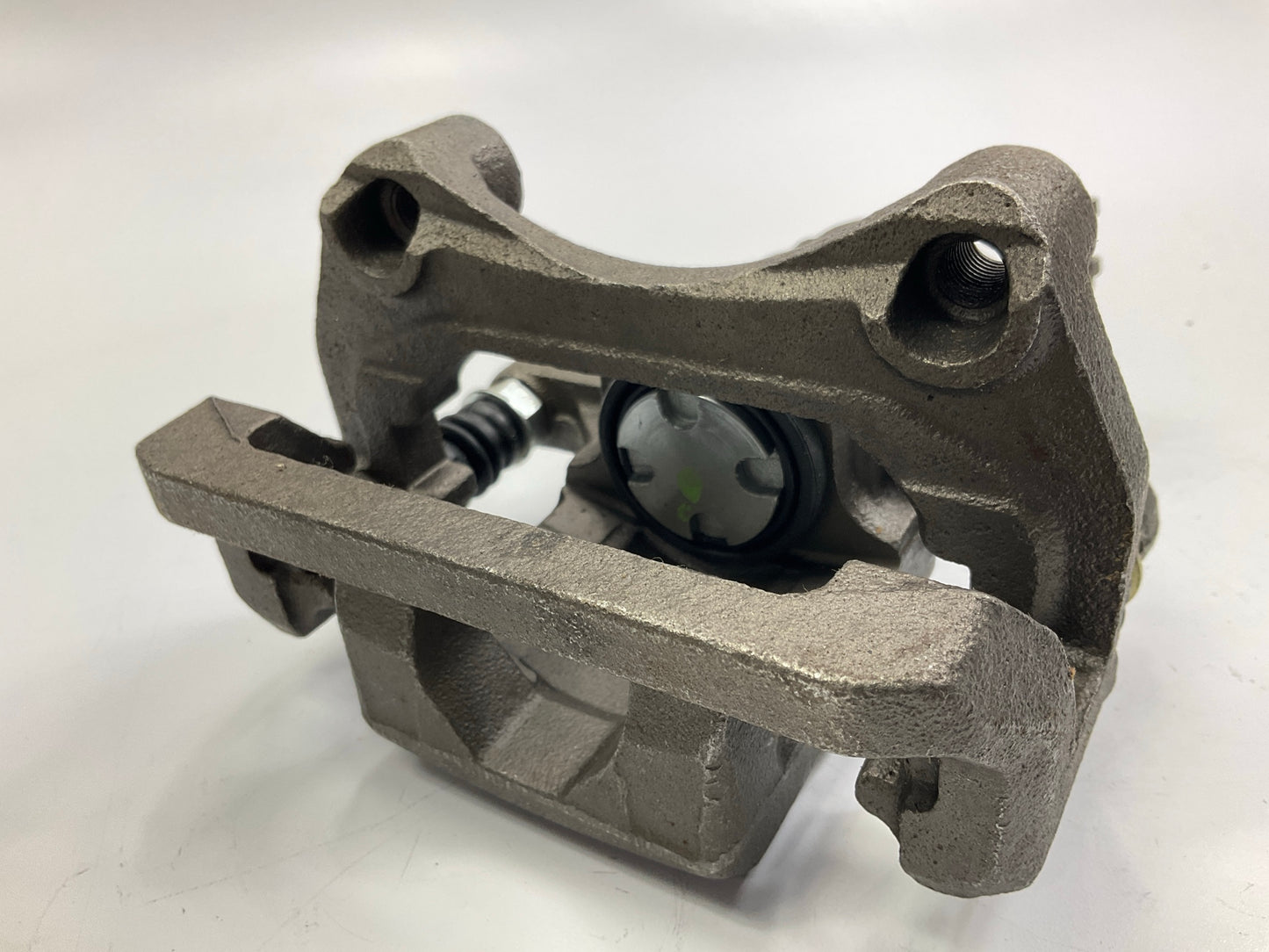 MISSING PARKING BRAKE BRACKET -  REMAN Nugeon 99-17930B Rear Right Brake Caliper
