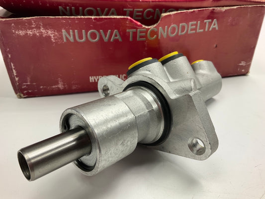 Nuova 0054302401 Brake Master Cylinder
