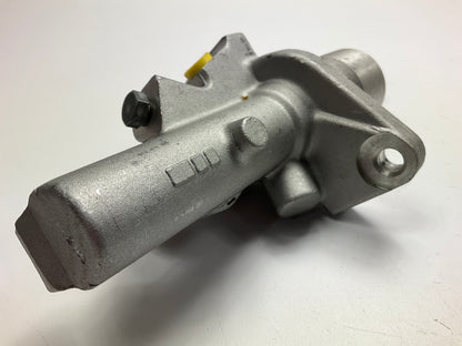 Nuova 0054302401 Brake Master Cylinder