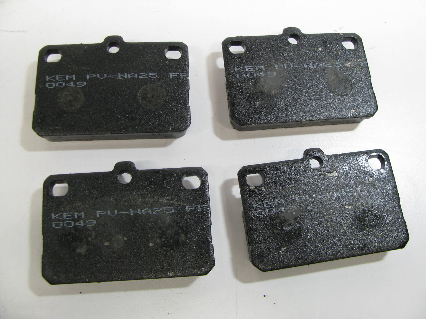 Oe Brand D169 Front Disc Brake Pad Set For 1970-1979 Toyota Corolla