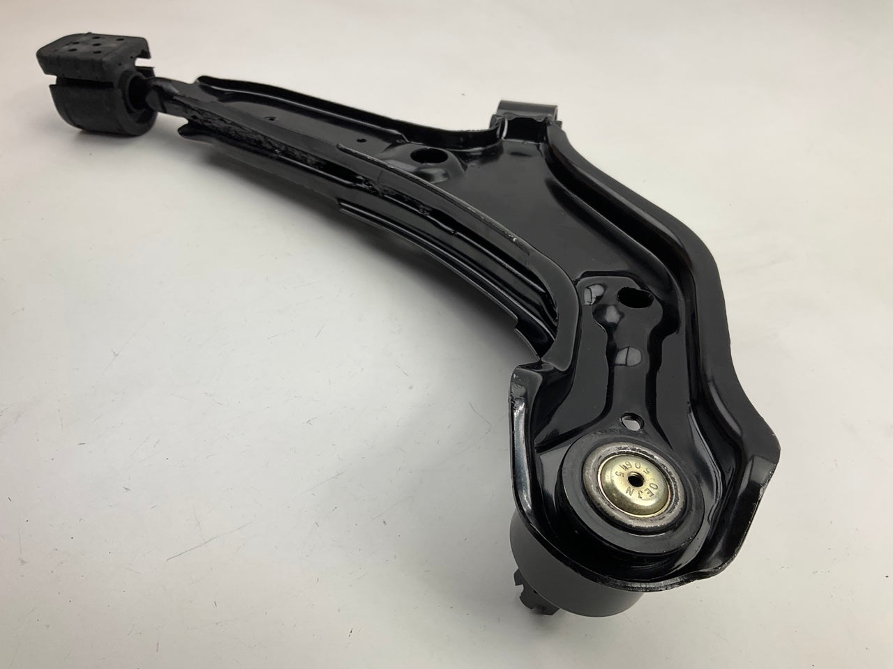 Oe Brand DA5450141U00 Front Left Lower Control Arm For 1996-1999 I30, Maxima