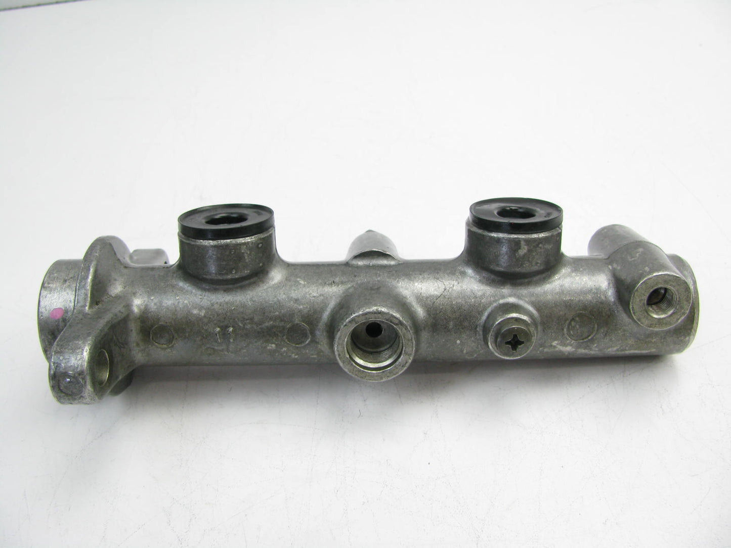 Oem Remanufacturing M2377 Reman Brake Master Cylinder W/O Reservoir