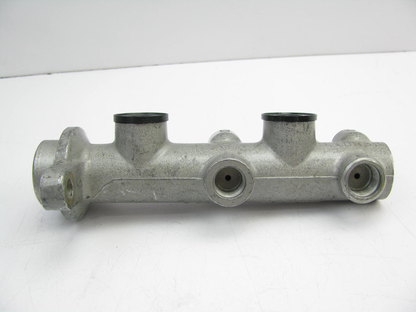 Oem Remanufacturing M2567 Reman Brake Master Cylinder W/O Reservoir