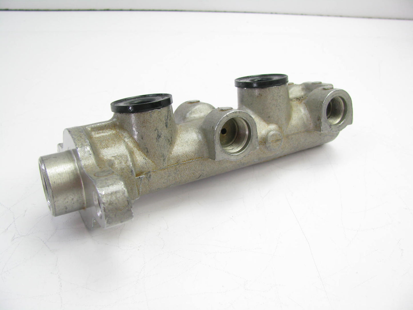 Oem Reman M2678 Brake Master Cylinder W/ O Reservoir 95-99 Neon W/ O ABS
