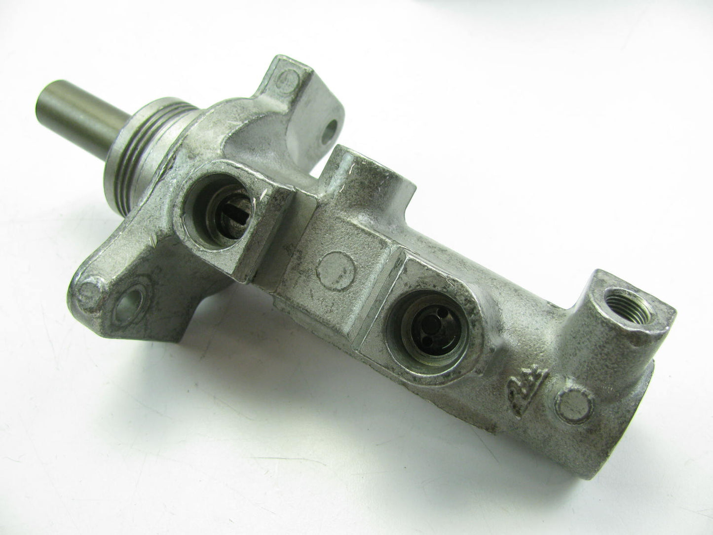 Oem Remanufacturing M3076 Reman Brake Master Cylinder W/O Reservoir
